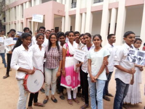 AMBEDKAR COLLEGE - EDUCATION AWARENESS PROGRAMME & STREET PLAY AT BASTHI 07-02-2018 (15)